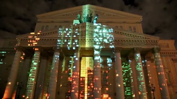 Grote (Bolsjoj) Theater nachts verlicht voor internationale festival kring van licht op 13 oktober 2014 in Moskou, Rusland — Stockvideo