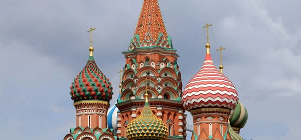 Moskwa, Rosja, plac czerwony, Katedra wstawiennictwa Najświętszej Bogurodzicy na fosie (świątynia bazylia Błogosławionego) — Zdjęcie stockowe