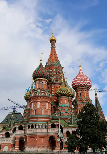 Moskva, Ryssland, Röda torget, katedralen i förbön av mest heliga theotokos på vallgraven (tempel av basilika den välsignade) — Stockfoto