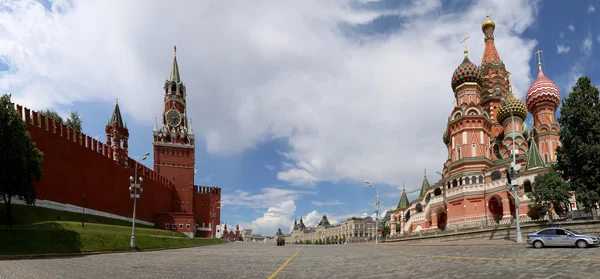 Mosca, Russia, Piazza Rossa, Cattedrale di intercessione della Santissima Theotokos sul fossato (Tempio di Basilio il Beato ) — Foto Stock