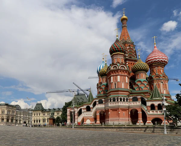 Moscow, Russia, Red Square, Cathedral of Intercession of Most Holy Theotokos on the Moat ( Temple of Basil the Blessed) — Stock Photo, Image