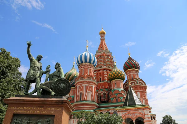 Moskwa, Rosja, plac czerwony, Katedra wstawiennictwa Najświętszej Bogurodzicy na fosie (świątynia bazylia Błogosławionego) — Zdjęcie stockowe