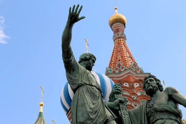 Minin en Pojarsky monument (werd opgericht in 1818), Rode plein in Moskou, Rusland — Stockfoto