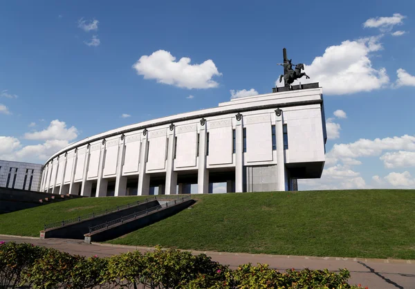 Kriegerdenkmal im Siegespark auf dem Poklonnaja-Hügel, Moskau, Russland. der Gedenkkomplex, der in Erinnerung an die während des großen patriotischen Krieges Gefallenen errichtet wurde — Stockfoto