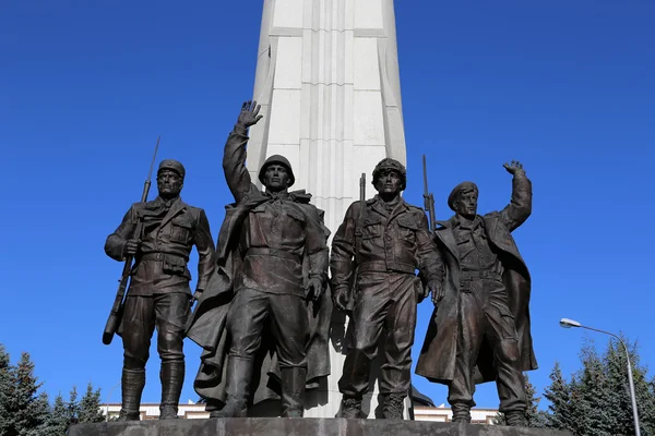 Válečný pomník v parku vítězství na hoře díků Hill, Moskva, Rusko. Památník komplex postaven na památku těch, kteří zahynuli během Velké vlastenecké války — Stock fotografie