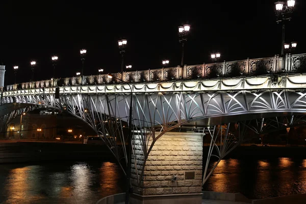 Patriarchalische Brücke in der Nähe des Tempels Christ-Erlöser-Kathedrale, Moskau, Russland — Stockfoto