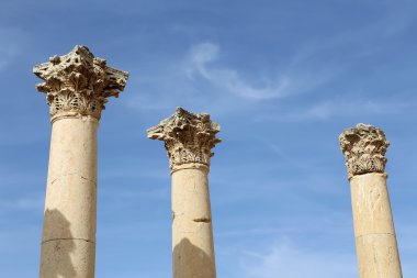 rzymskie kolumny w Jordanii miasta jerash (Gerazie starożytności), stolica i największe miasto guberni jerash, jordan