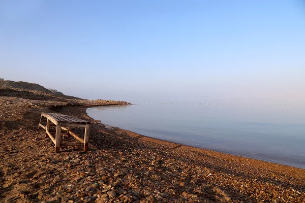 Vista sobre el mar muerto - - desde la costa de Jordania —  Fotos de Stock