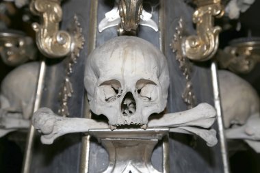 Sedlec mezarda olduğunu küçük bir Katolik kilise, altında mezarlık Kilisesi, All Saints içinde Sedlec, Kutna Hora, Çek Cumhuriyeti bir banliyösünde yer alan