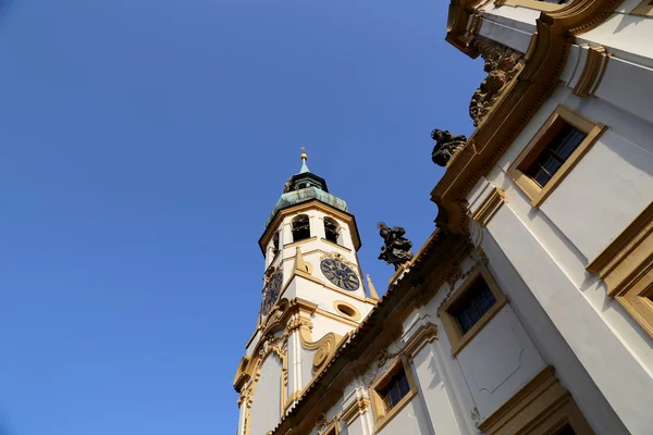 Loreta - - un gran destino de peregrinación en Hradjalá, un distrito de Praga, República Checa —  Fotos de Stock