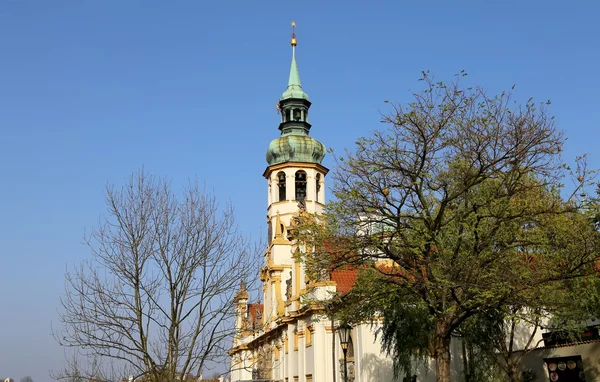 Loreta - um grande destino de peregrinação em Hradcany, um distrito de Praga, República Checa — Fotografia de Stock