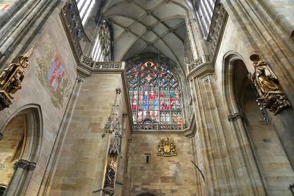 Interior of Saint Vitus Cathedral in Prague, Czech Republic — Stock Photo, Image