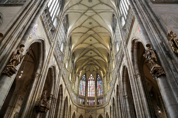 Belső tér, a Szent Vitus-székesegyház-Prága, Cseh Köztársaság — Stock Fotó