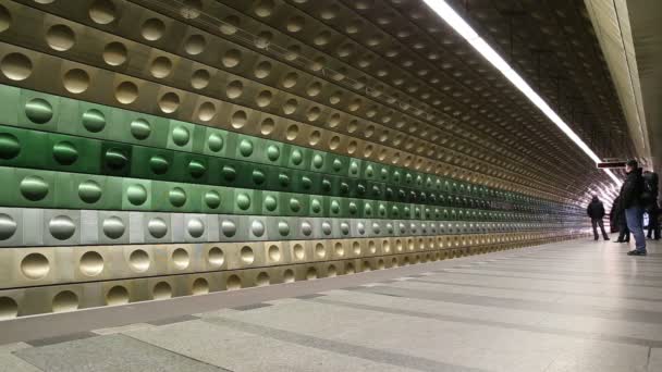 Metro Underground Station, Praga, República Checa — Vídeos de Stock