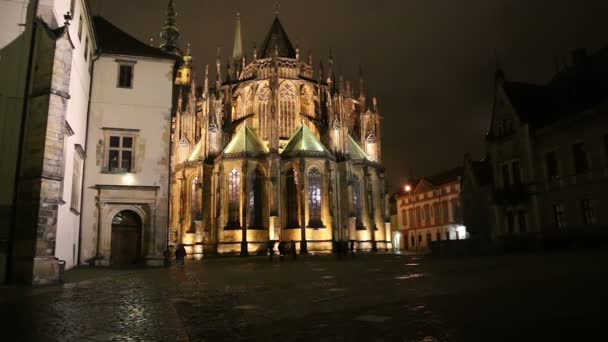 Çek Cumhuriyeti Prag Şatosu 'ndaki Aziz Vitus Katedrali (Roma Katolik Katedrali) — Stok video