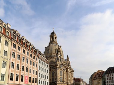 Dresden Frauenkirche (Almanca: Dresden Frauenkirche), Almanya 'nın Dresden şehrinde bulunan Lüteriyen kilisesi.