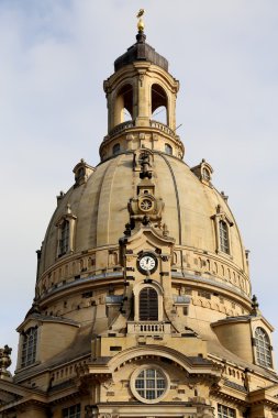 Dresden Frauenkirche (Almanca: Dresden Frauenkirche), Almanya 'nın Dresden şehrinde bulunan Lüteriyen kilisesi.