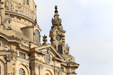 Dresden Frauenkirche (Almanca: Dresden Frauenkirche), Almanya 'nın Dresden şehrinde bulunan Lüteriyen kilisesi.