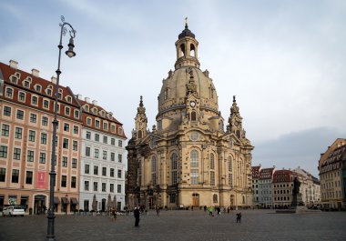 Dresden, Almanya - 12 Kasım 2014: Dresden, Almanya bir Lutheran Kilisesi Dresden Frauenkirche (kelimenin tam anlamıyla kilise Our Lady) olduğunu