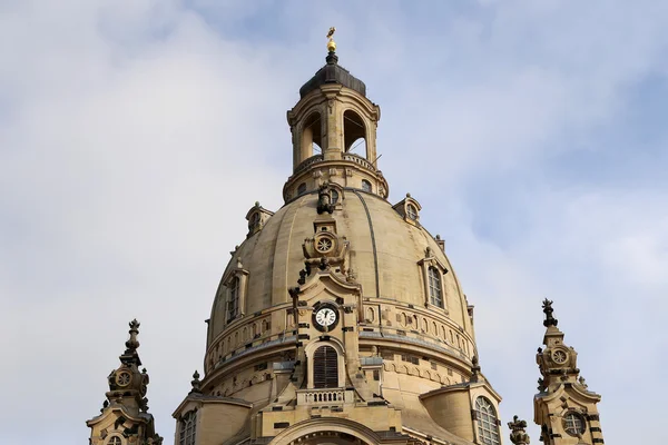 Dresde Frauenkirche (literalmente Iglesia de Nuestra Señora) es una iglesia luterana en Dresde, Alemania. —  Fotos de Stock