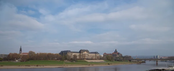 Vallen i den historiska stadskärnan i Dresden, Tyskland — Stockfoto