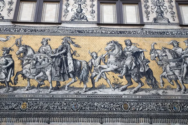 Furstenzug (Процессия князей, 1871-1876, 102 метра, 93 человек) является гигантская фреска украшает стену. Озил, Германия — стоковое фото