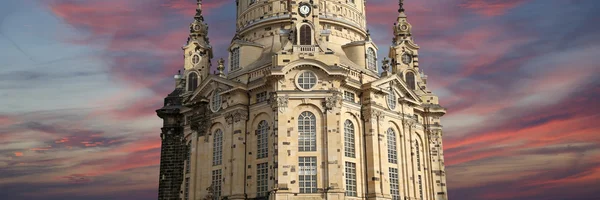 Δρέσδη Frauenkirche (κυριολεκτικά Εκκλησία της Παναγίας) είναι μια Λουθηρανική εκκλησία στη Δρέσδη, Γερμανία — Φωτογραφία Αρχείου