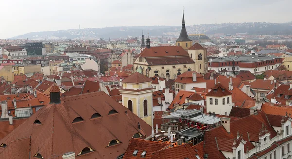 Toits de Prague (quartier de la vieille ville), République tchèque — Photo