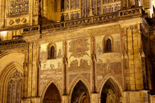 Cattedrale di San Vito (cattedrale cattolica romana) nel Castello di Praga, Repubblica Ceca — Foto Stock