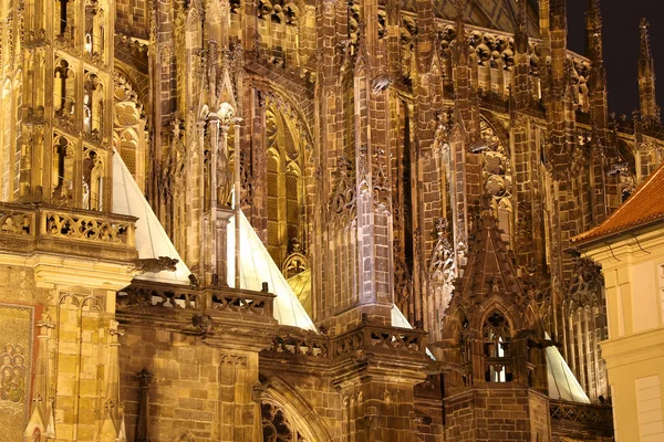 Catedral de São Vito (catedral católica romana) no Castelo de Praga, República Checa — Fotografia de Stock