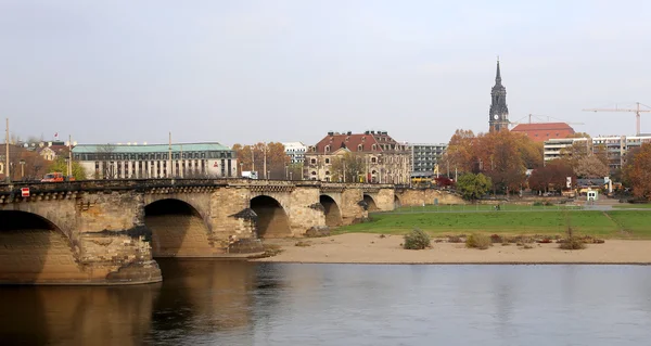 View of bridge over Elbe river in Dresden, Germany — Stock Photo, Image