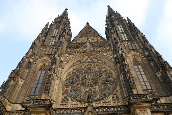 Cathédrale Saint-Vitus (cathédrale catholique romaine) au Château de Prague, République tchèque — Photo