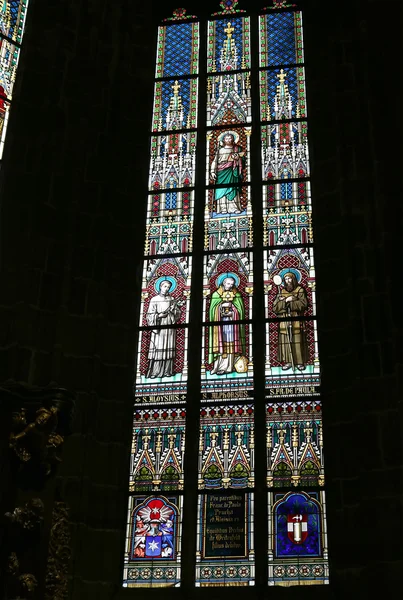 Art Nouveau painter Alfons Mucha Stained Glass window in St. Vitus Cathedral, Prague, Czech Republic — Stock Photo, Image