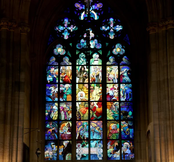 Art Nouveau painter Alfons Mucha Stained Glass window in St. Vitus Cathedral, Prague, Czech Republic — Stock Photo, Image