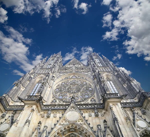聖ヴィート大聖堂(ローマ・カトリック大聖堂) -チェコ共和国プラハ城 — ストック写真