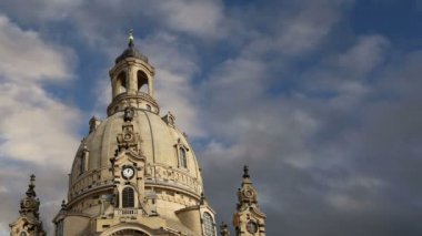 Dresden Frauenkirche (Almanca: Dresden Frauenkirche), Almanya 'nın Dresden şehrinde bulunan Lüteriyen kilisesi.