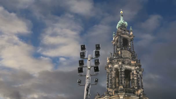 Hofkirche o Catedral de la Santísima Trinidad - iglesia barroca en Dresde, Sachsen, Alemania — Vídeos de Stock