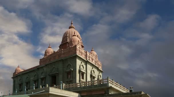 Templo de Suchindram dedicado a los dioses Shiva, Vishnu y Brahma, protegido por la UNESCO. Kanniyakumari, Tamil Nadu, India del Sur — Vídeos de Stock