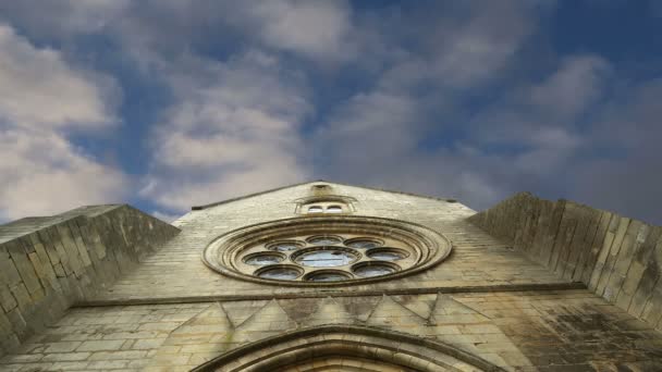 France, senlis, picardie, oise-- L'abbaye Saint-Vincent a été fondée en 1065 par la reine Anne de Kiev et confiée aux moines de Génovefains . — Video