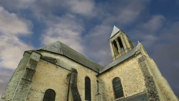 Francja, senlis, Pikardia, oise---Saint Vincent Abbey został założony w 1065 Queen Anne de Kijów i powierzone mnichów Genovefains. — Wideo stockowe