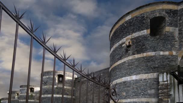 Exterior del Castillo de Angers, ciudad de Angers, Maine-et-Loire, Francia — Vídeo de stock