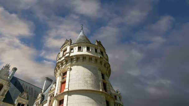 Chateau Azay-le-Rideau (foi construído de 1515 a 1527), Loire, França — Vídeo de Stock