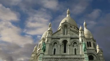 Kutsal Yürek Bazilikası, Paris, Fransa