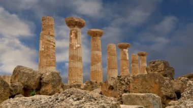 Bir antik Yunan tapınağı, Herakles (V-VI yüzyıl M.ö.), tapınaklar, Agrigento, Sicilya Vadisi kalır.