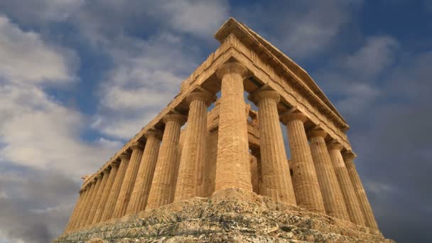 Antik Yunan tapınağı Concordia (V-VI yüzyıl M.ö.), vadi tapınaklar, Agrigento, Sicilya — Stok video