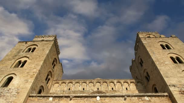 Собор базиліка cefalu, є Римо-Католицької Церкви в cefalu, Сицилії та Італії — стокове відео