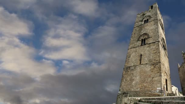 Medievel Igreja Católica (século XIV). Chiesa Matrice em Erice, Sicília — Vídeo de Stock