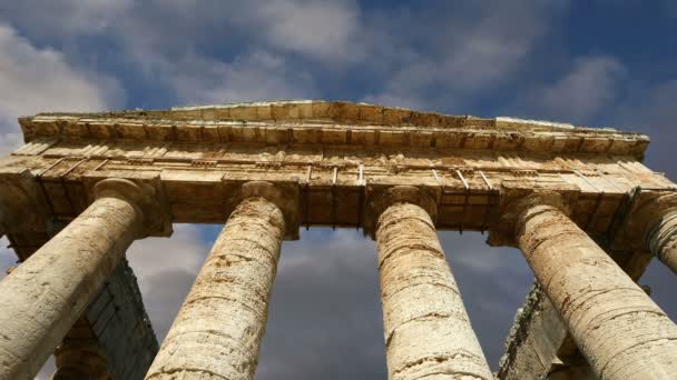 Segesta Sicilya tapınakta klasik Yunan (Dorik) — Stok video