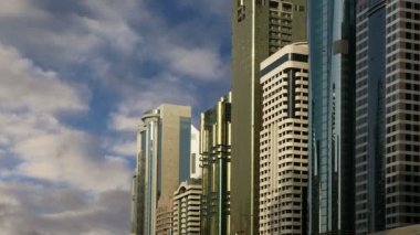 Modern gökdelenler, sheikh zayed road, dubai, Birleşik Arap Emirlikleri. Dubai dünyanın en hızlı büyüyen şehri olduğunu