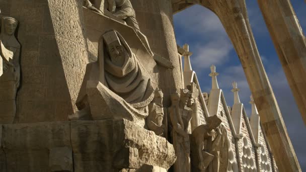 Sagrada família por Antoni Gaudi em Barcelona Espanha — Vídeo de Stock